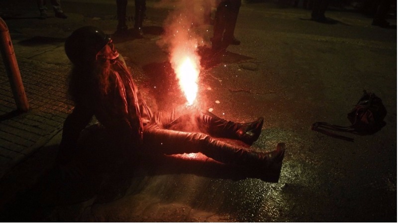 Φωτοβολίδα Γυναίκα